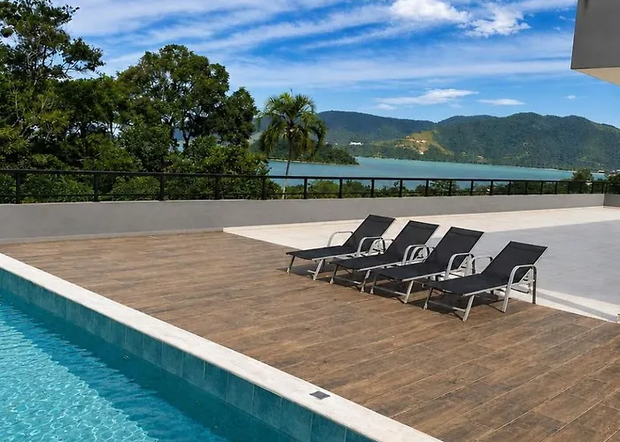 Apê na praia da Lagoinha a 400m da praia Ubatuba